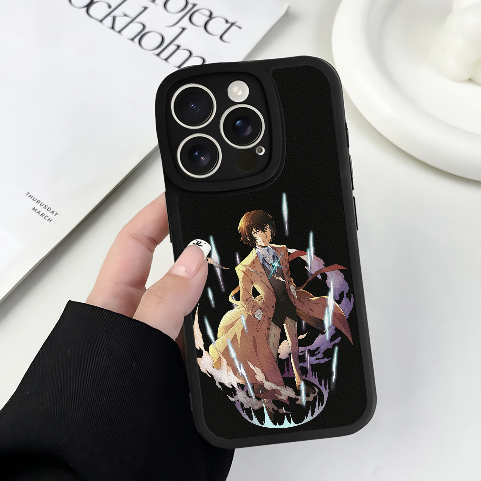 （画像用） 文豪ストレイドッグス Bungo Stray Dogs 【iPhone 16シリーズ対応】シリコンスマホケース（レザー調） 材質：シリコン